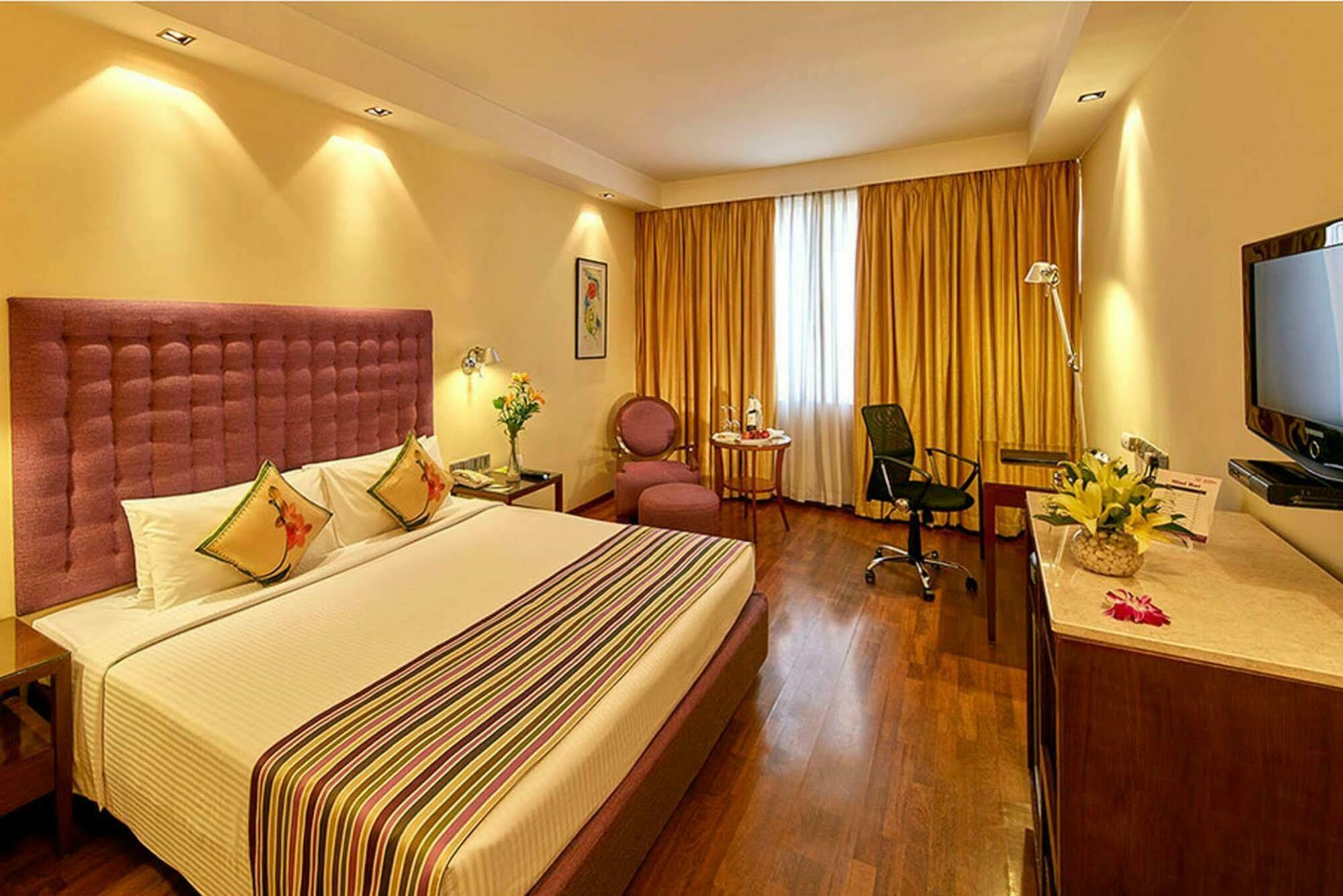 Royal Orchid Central Bangalore, Mg Road Eksteriør bilde